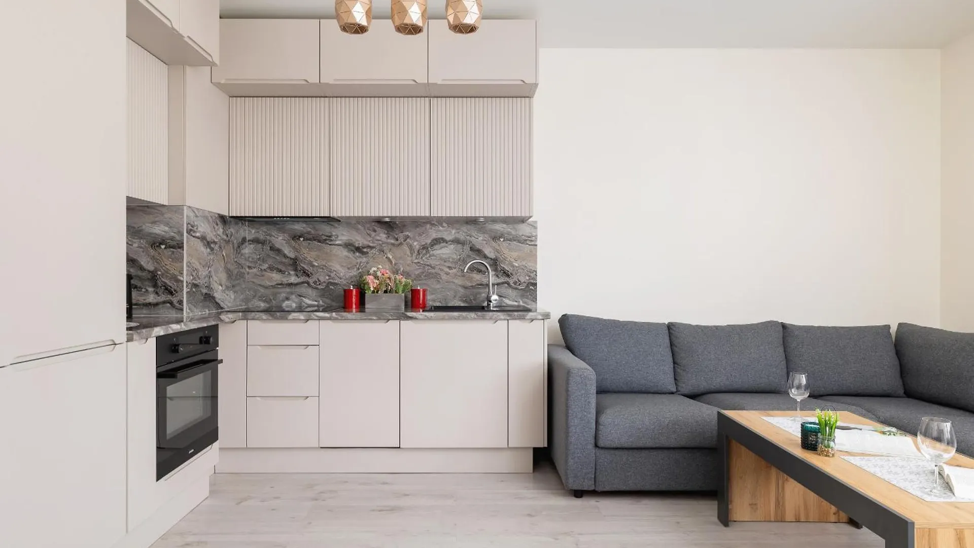 Apartment Beautiful & Spacious 1 Bedroom Apartament With Balcony By Noclegi Renters Krakow