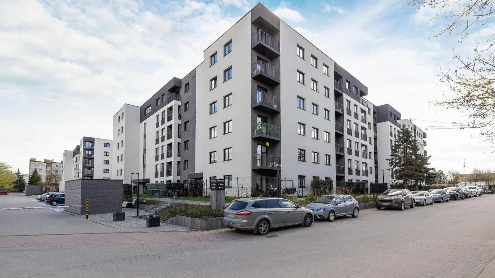 Apartment Beautiful & Spacious 1 Bedroom Apartament With Balcony By Noclegi Renters Krakow